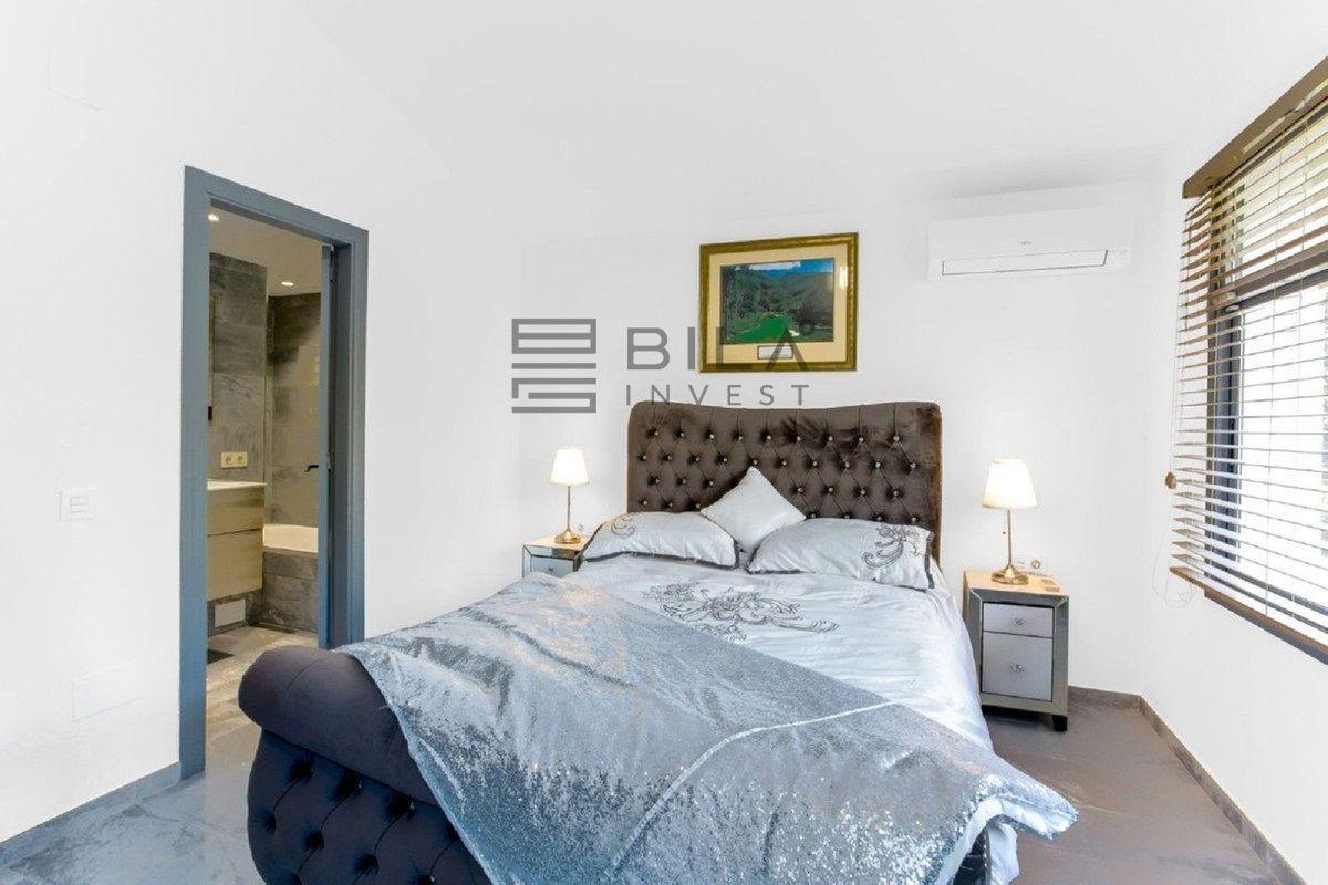 Chalet for Sale in Marbella