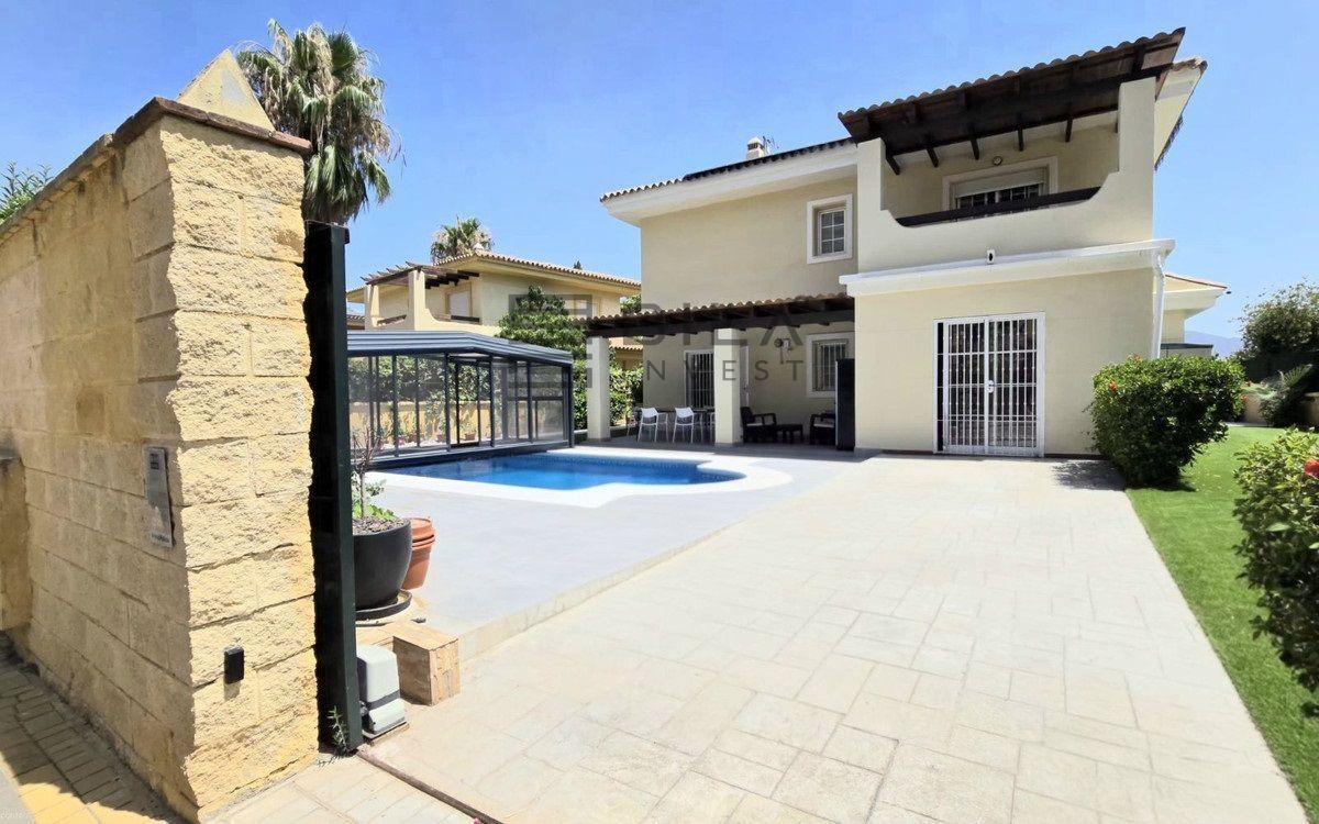 Chalet for Sale in Mijas