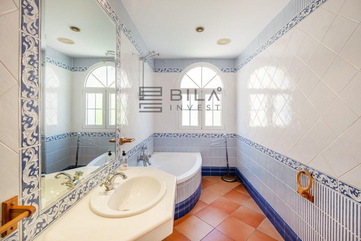 Chalet for Sale in Benalmádena
