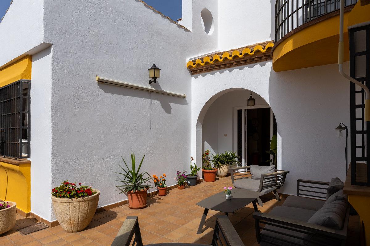 Villa for Sale in Roquetas de Mar