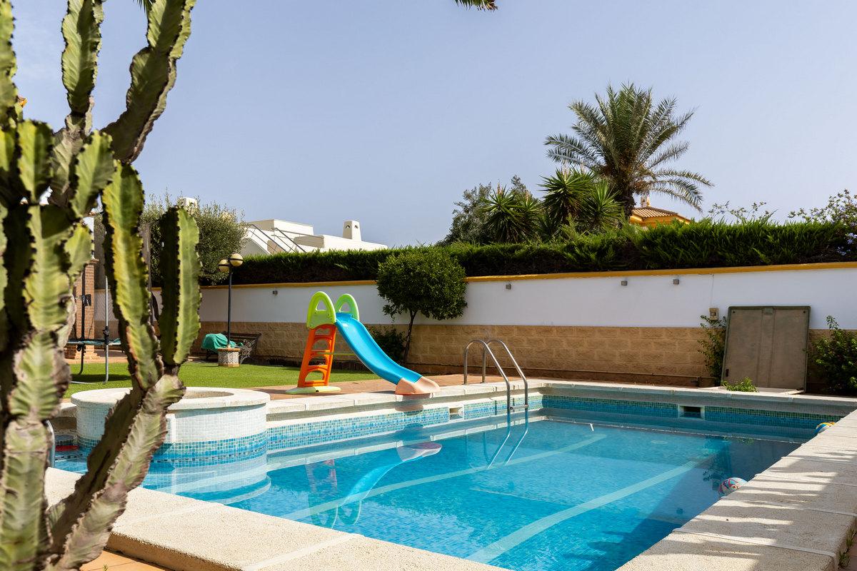 Villa for Sale in Roquetas de Mar
