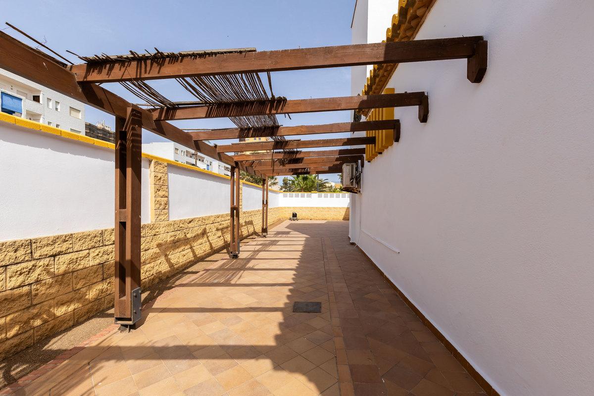 Villa for Sale in Roquetas de Mar