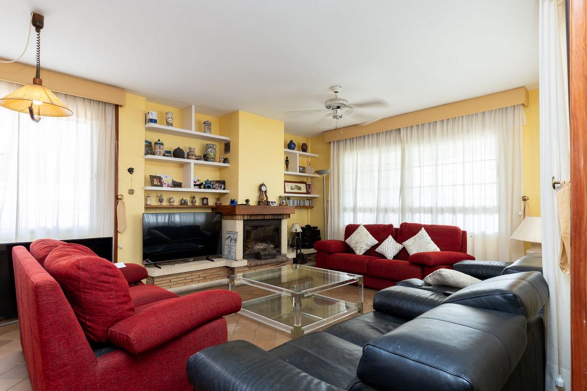 Villa for Sale in Roquetas de Mar