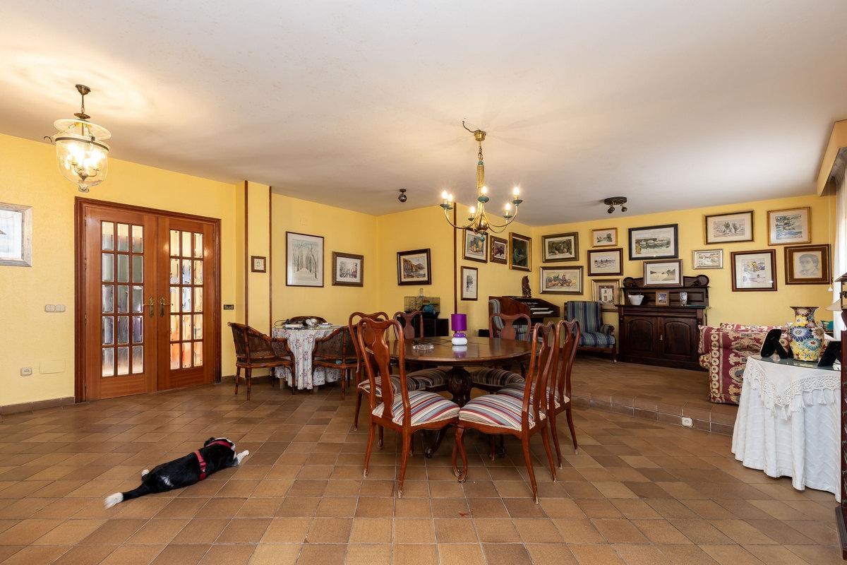 Villa for Sale in Roquetas de Mar