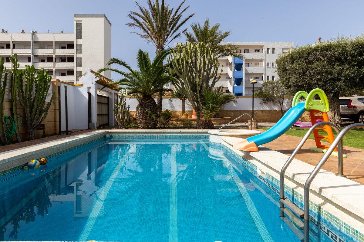 Villa for Sale in Roquetas de Mar