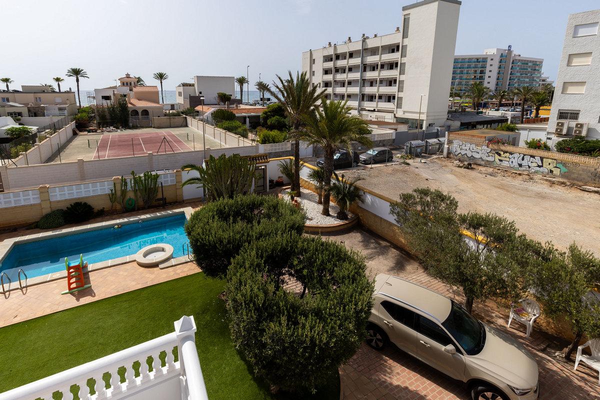 Villa for Sale in Roquetas de Mar