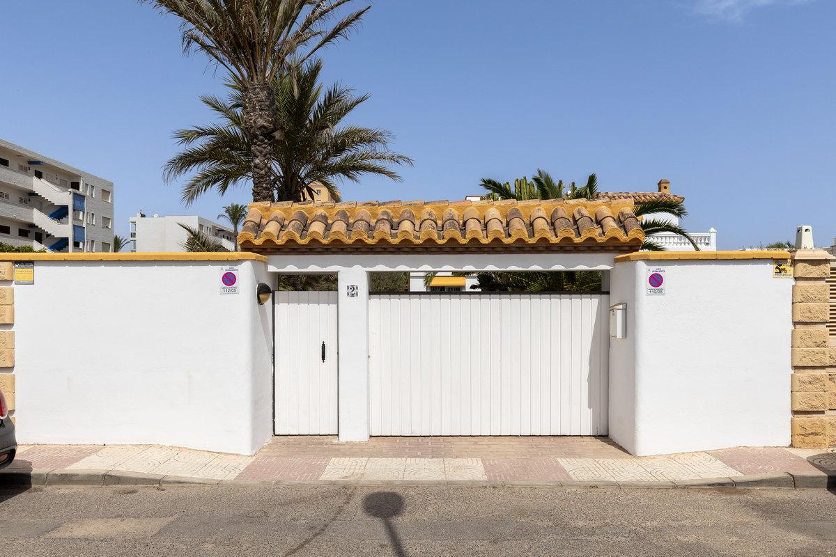 Villa for Sale in Roquetas de Mar