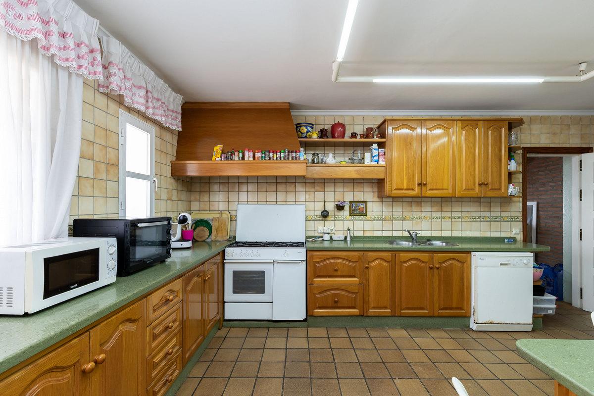 Villa for Sale in Roquetas de Mar