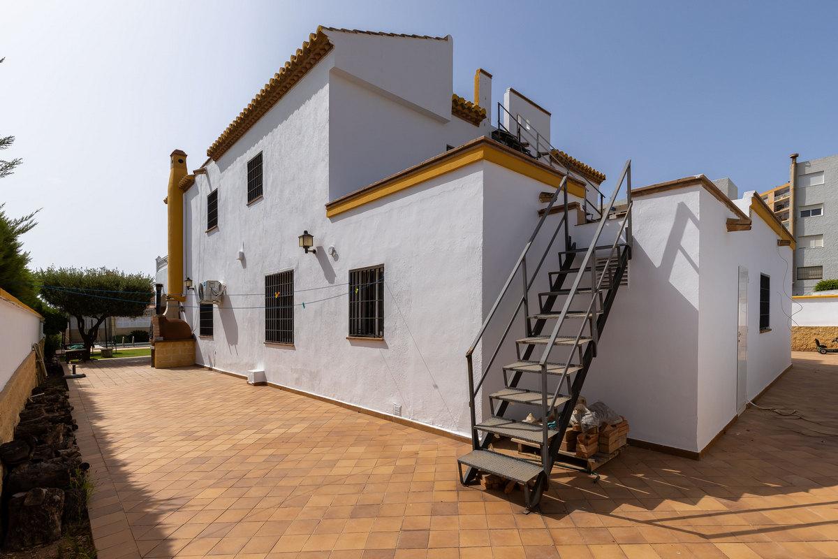 Villa for Sale in Roquetas de Mar