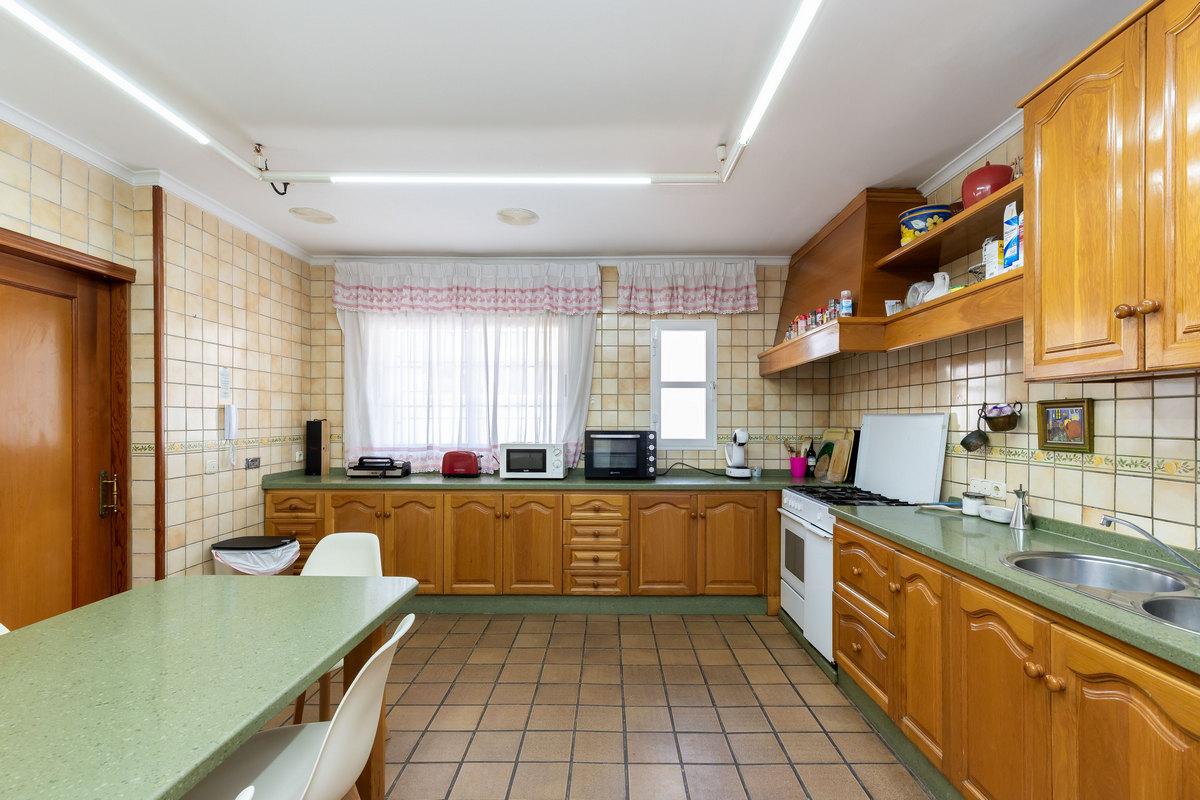 Villa for Sale in Roquetas de Mar