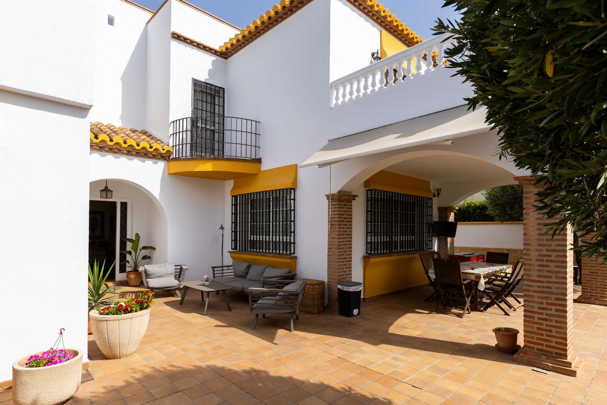 Villa for Sale in Roquetas de Mar