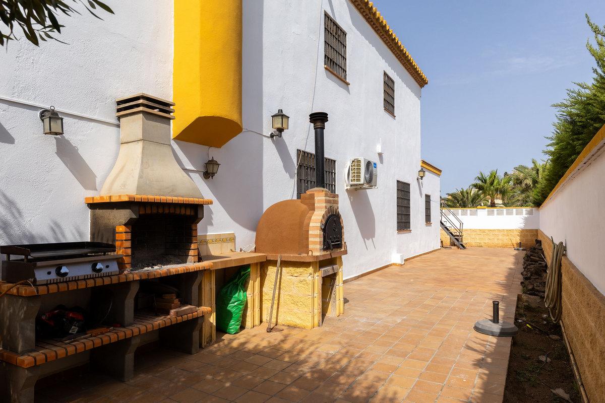 Villa for Sale in Roquetas de Mar