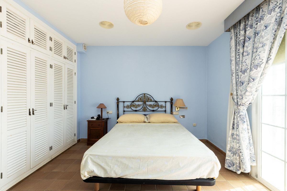 Villa for Sale in Roquetas de Mar