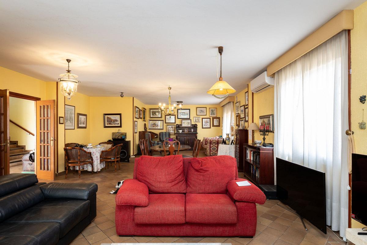Villa for Sale in Roquetas de Mar
