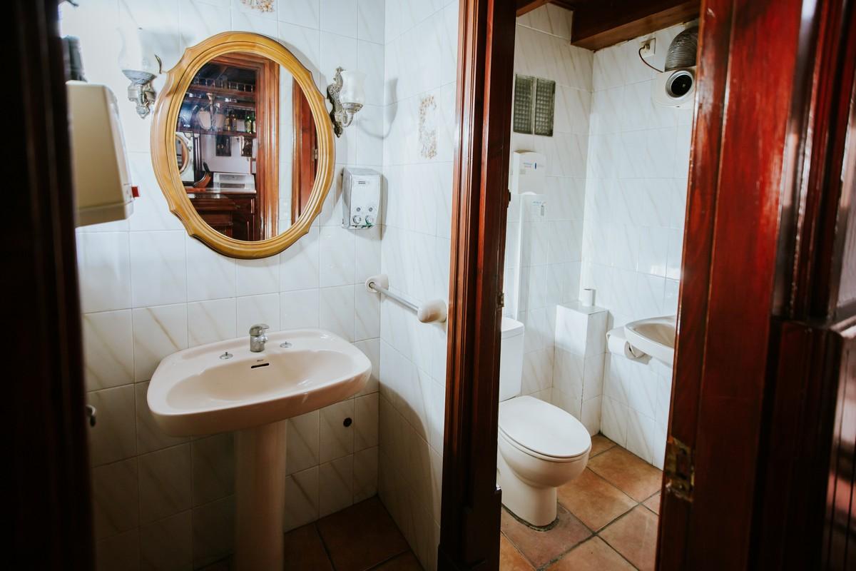 Premise for Sale in Roquetas de Mar