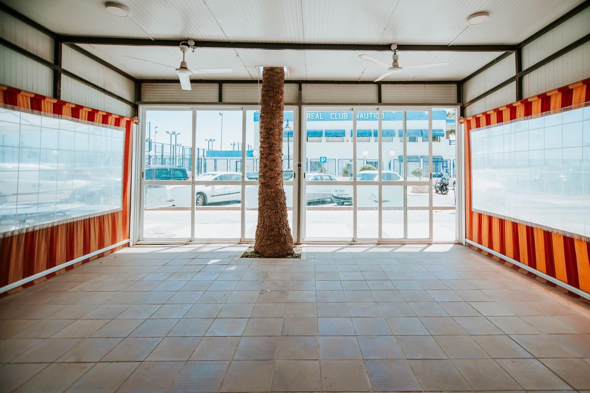 Premise for Sale in Roquetas de Mar
