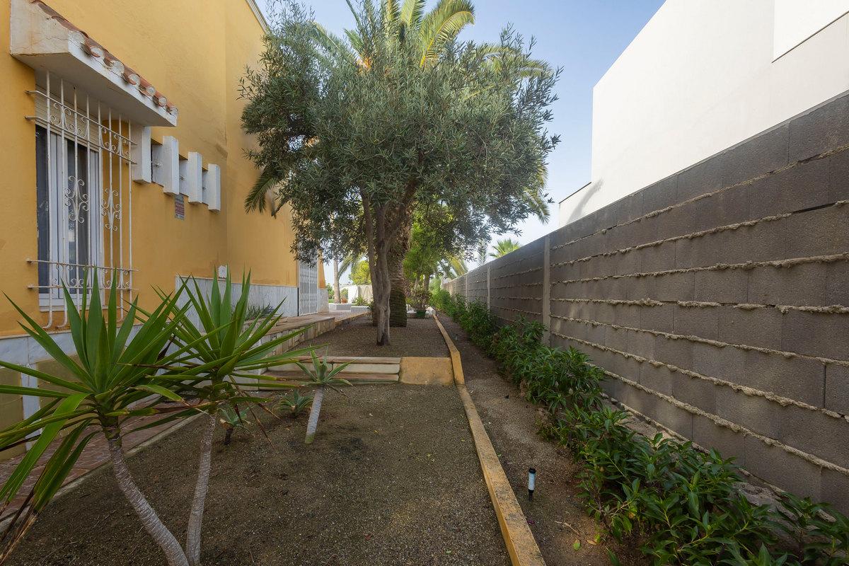 Chalet en Venta en Roquetas de Mar