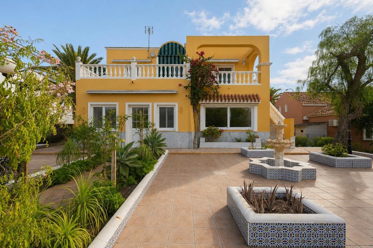 Chalet en Venta en Roquetas de Mar