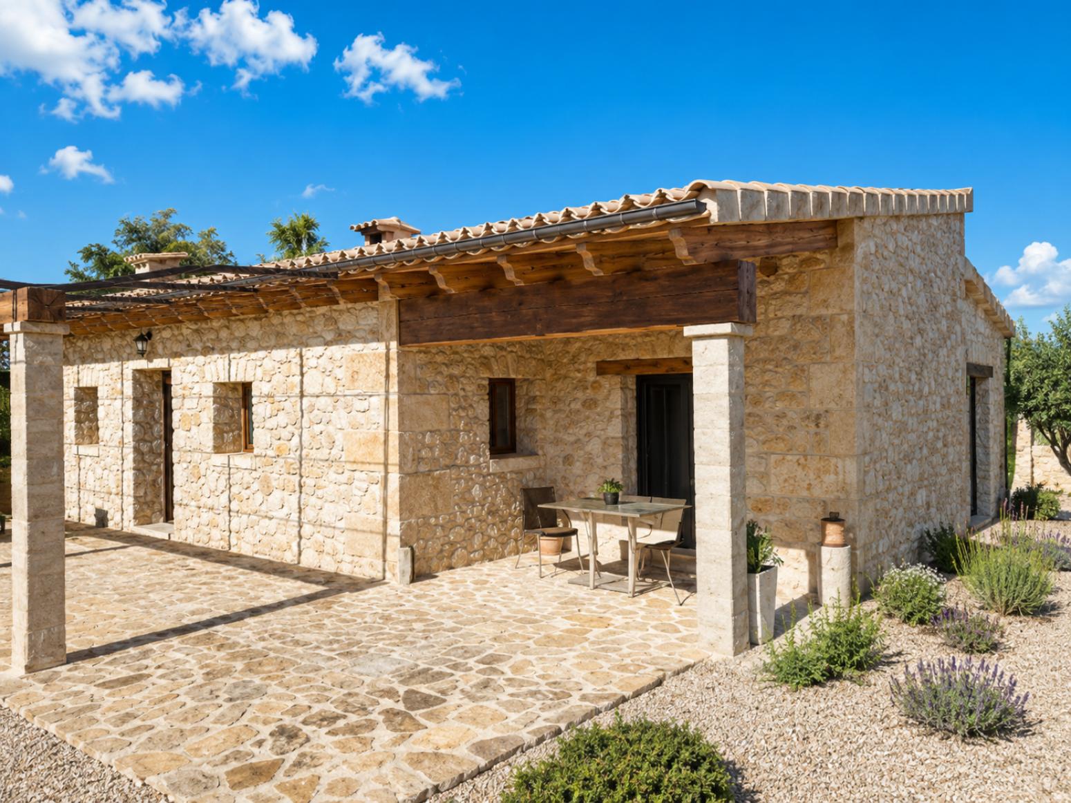 House for Rent in Lloret de Vistalegre