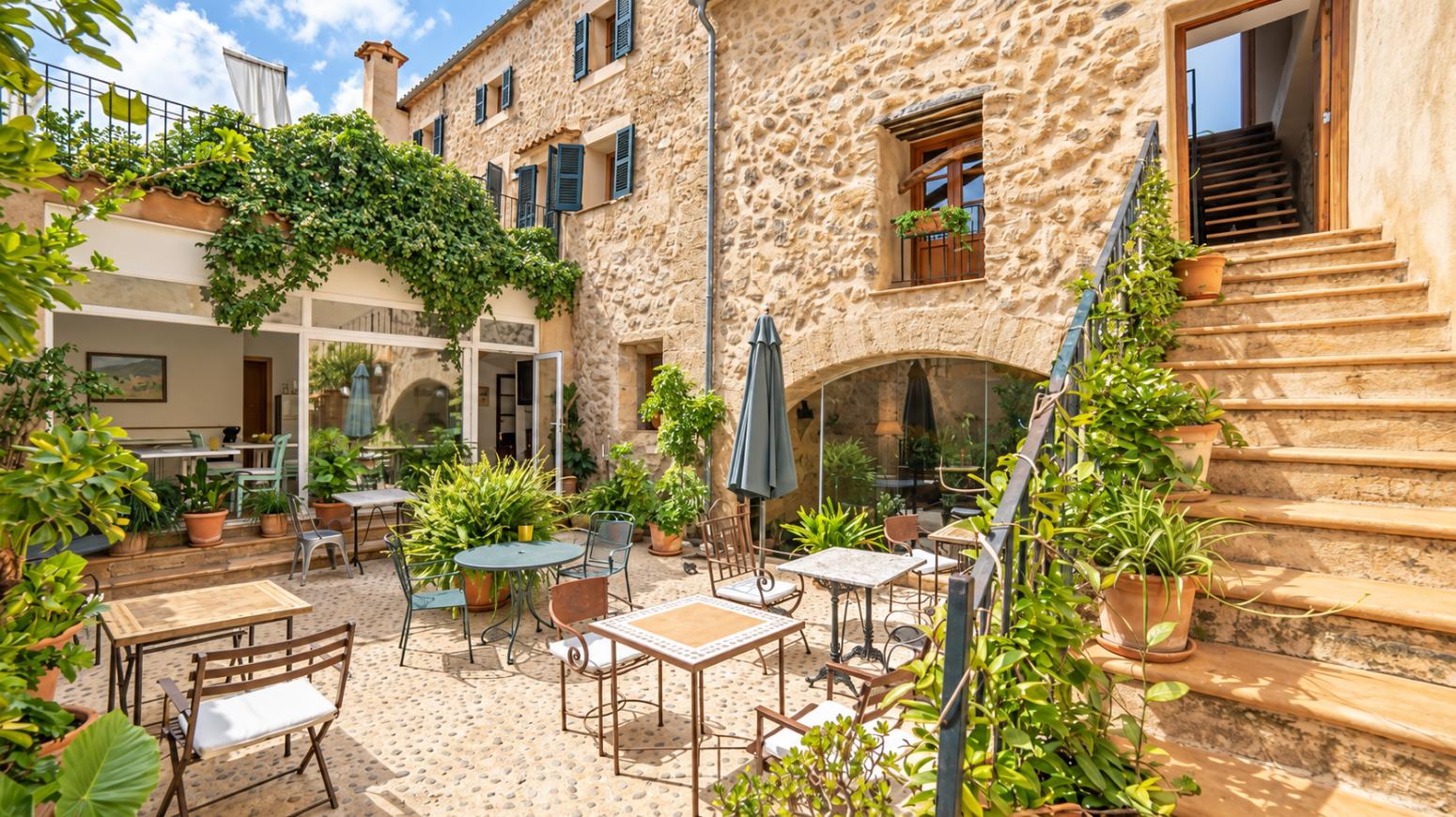 Premise for Sale in Estellencs