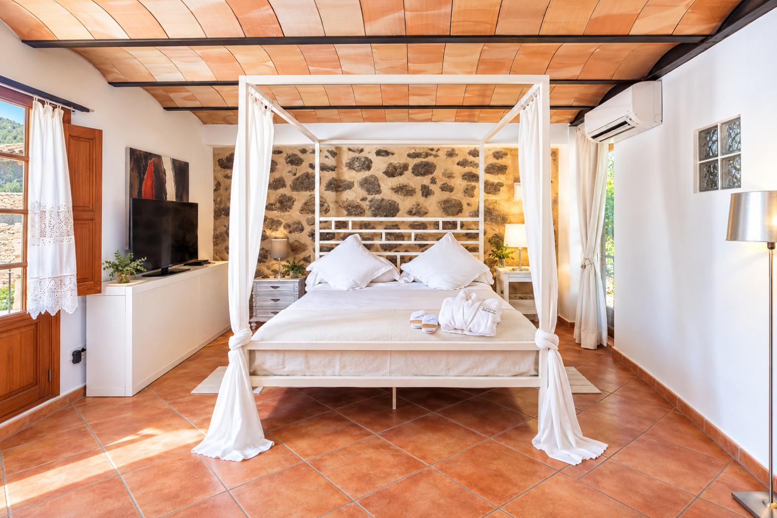 Premise for Sale in Estellencs