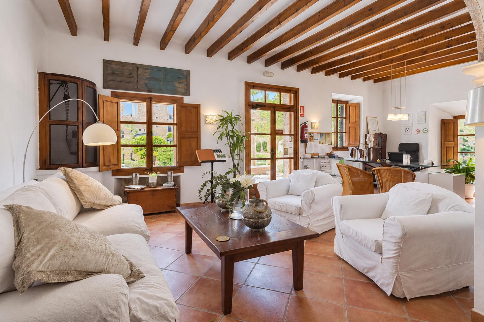 Premise for Sale in Estellencs