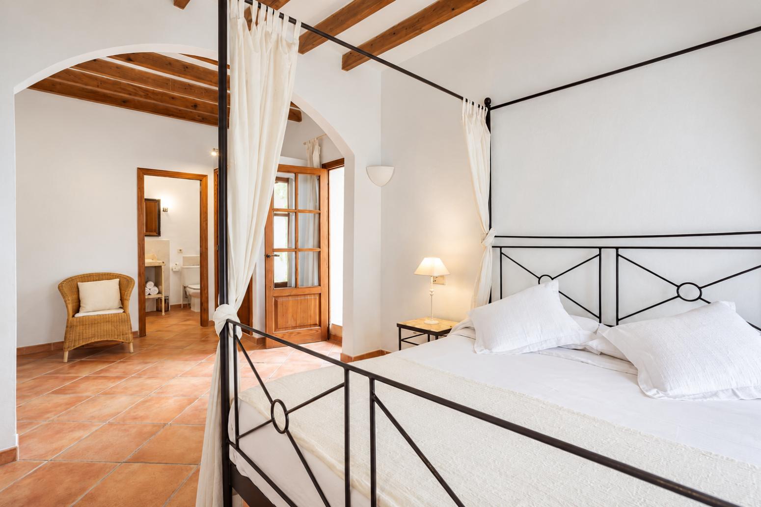 Premise for Sale in Estellencs
