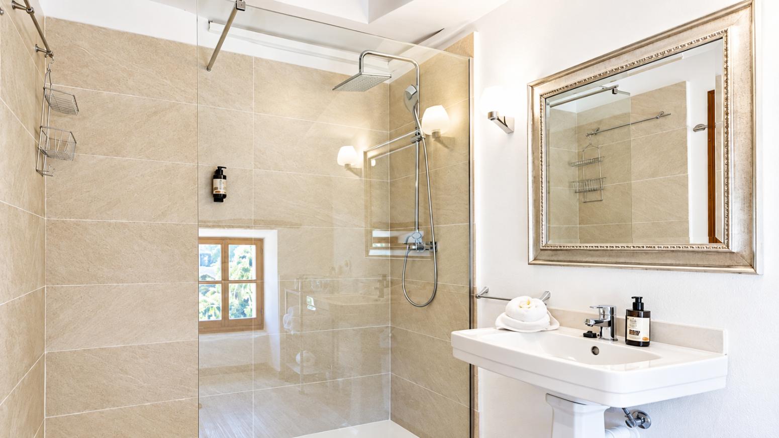 Premise for Sale in Estellencs