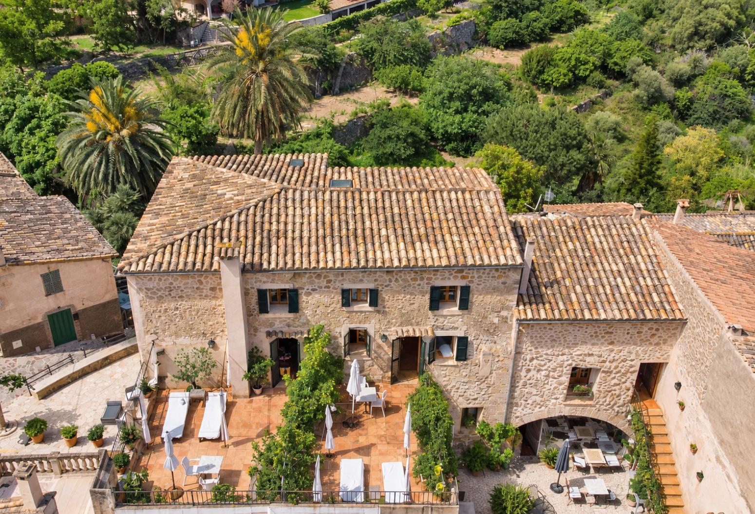 Premise for Sale in Estellencs