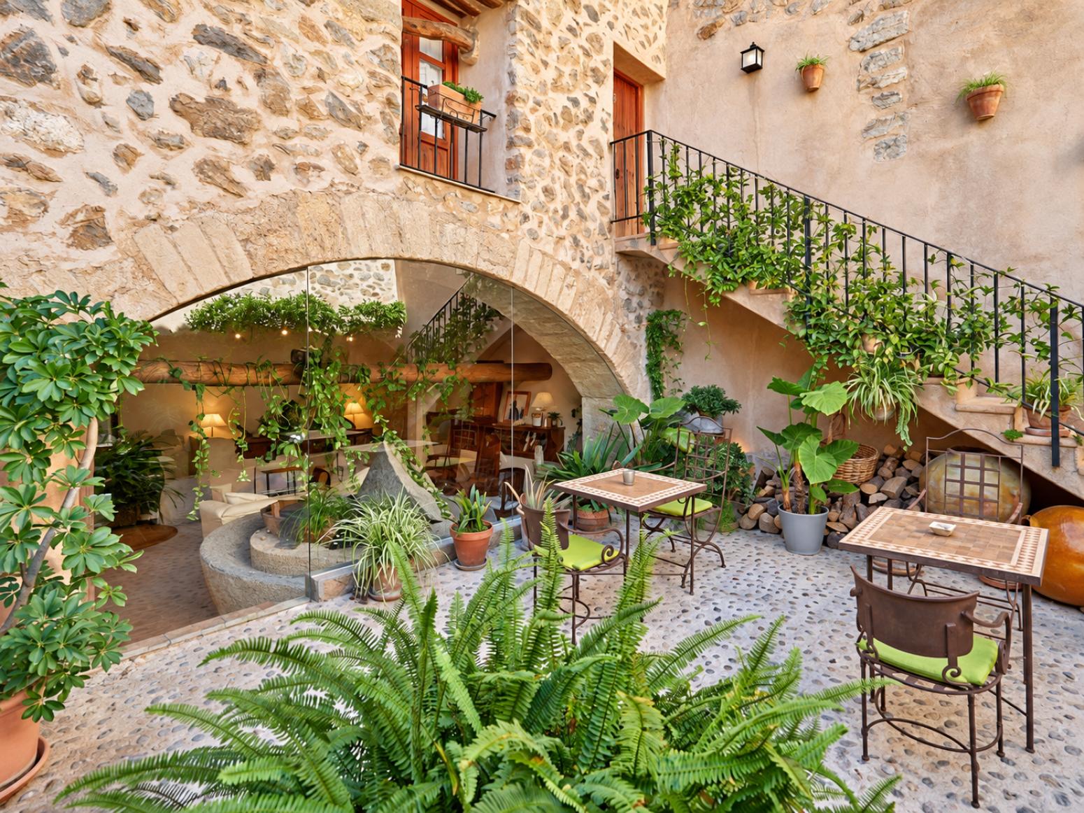 Premise for Sale in Estellencs