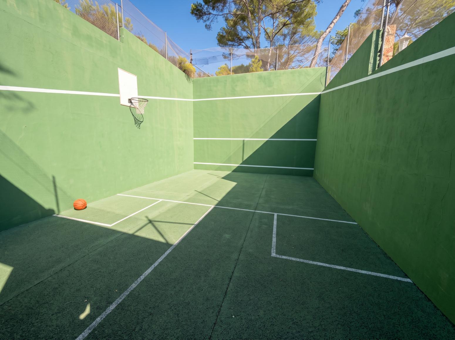 House for Sale in Lloret de Vistalegre