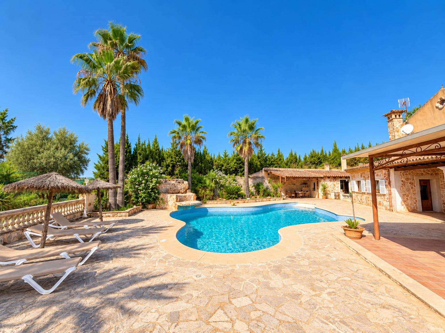 House for Sale in Lloret de Vistalegre