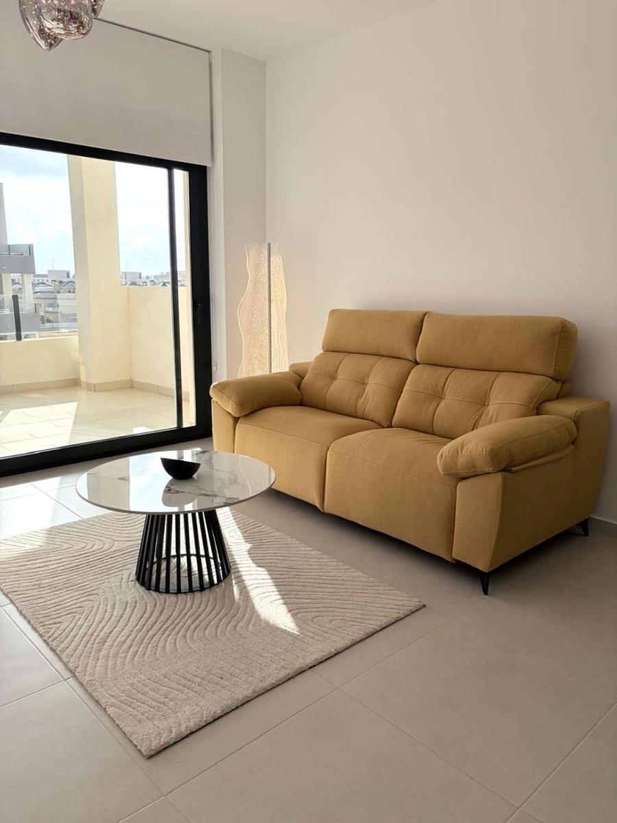 Flat for Sale in San Miguel de Salinas