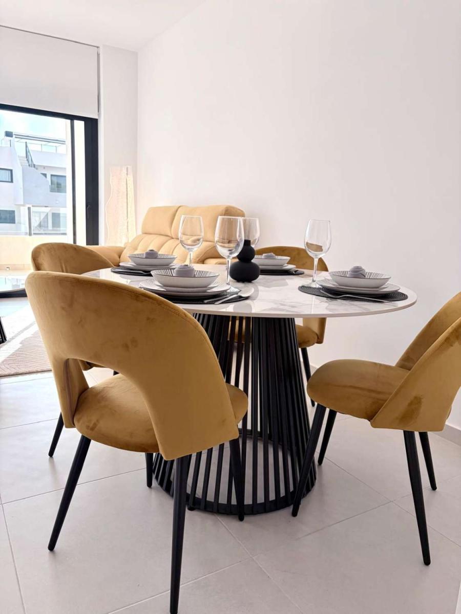 Flat for Sale in San Miguel de Salinas