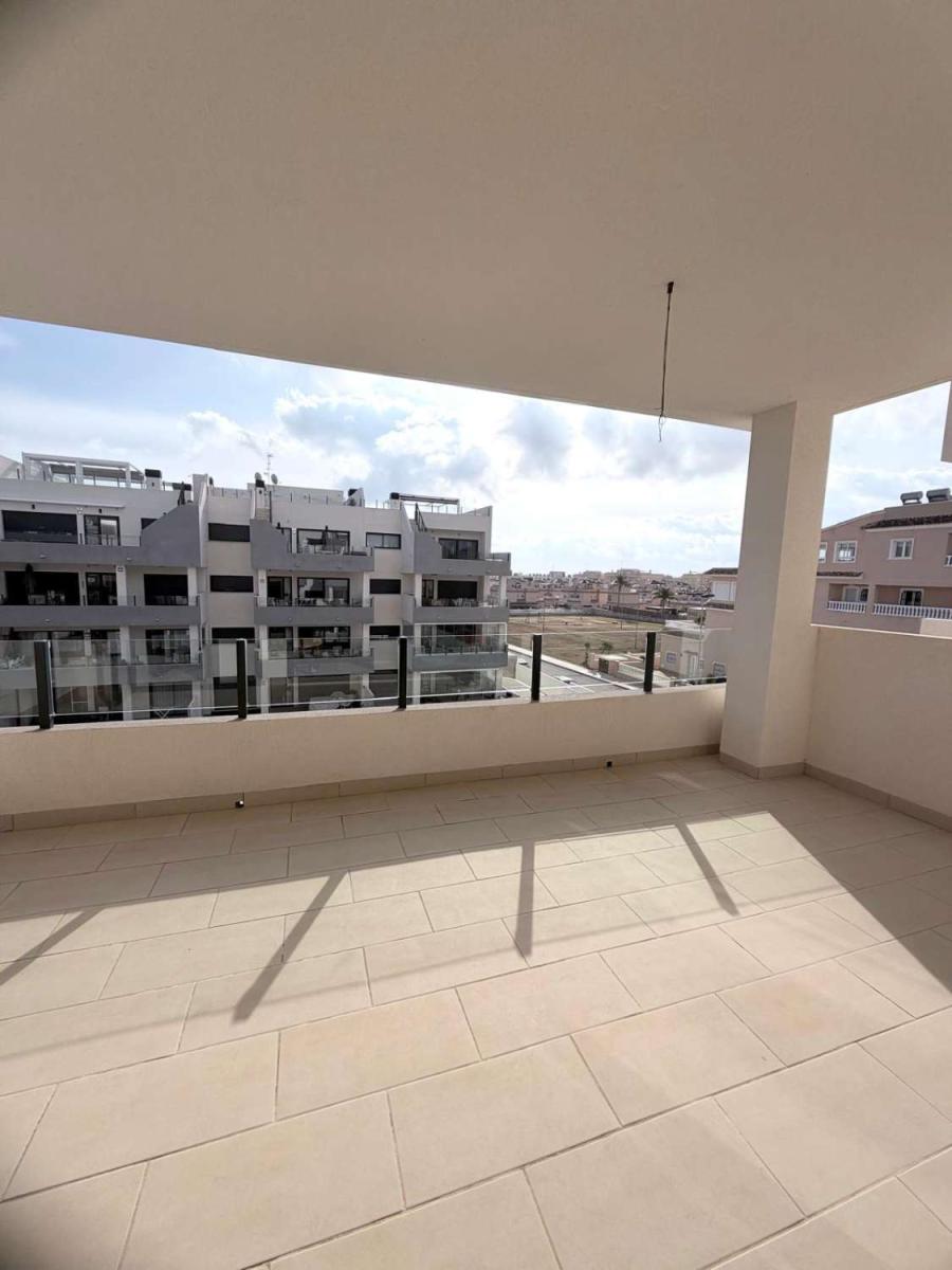 Flat for Sale in San Miguel de Salinas