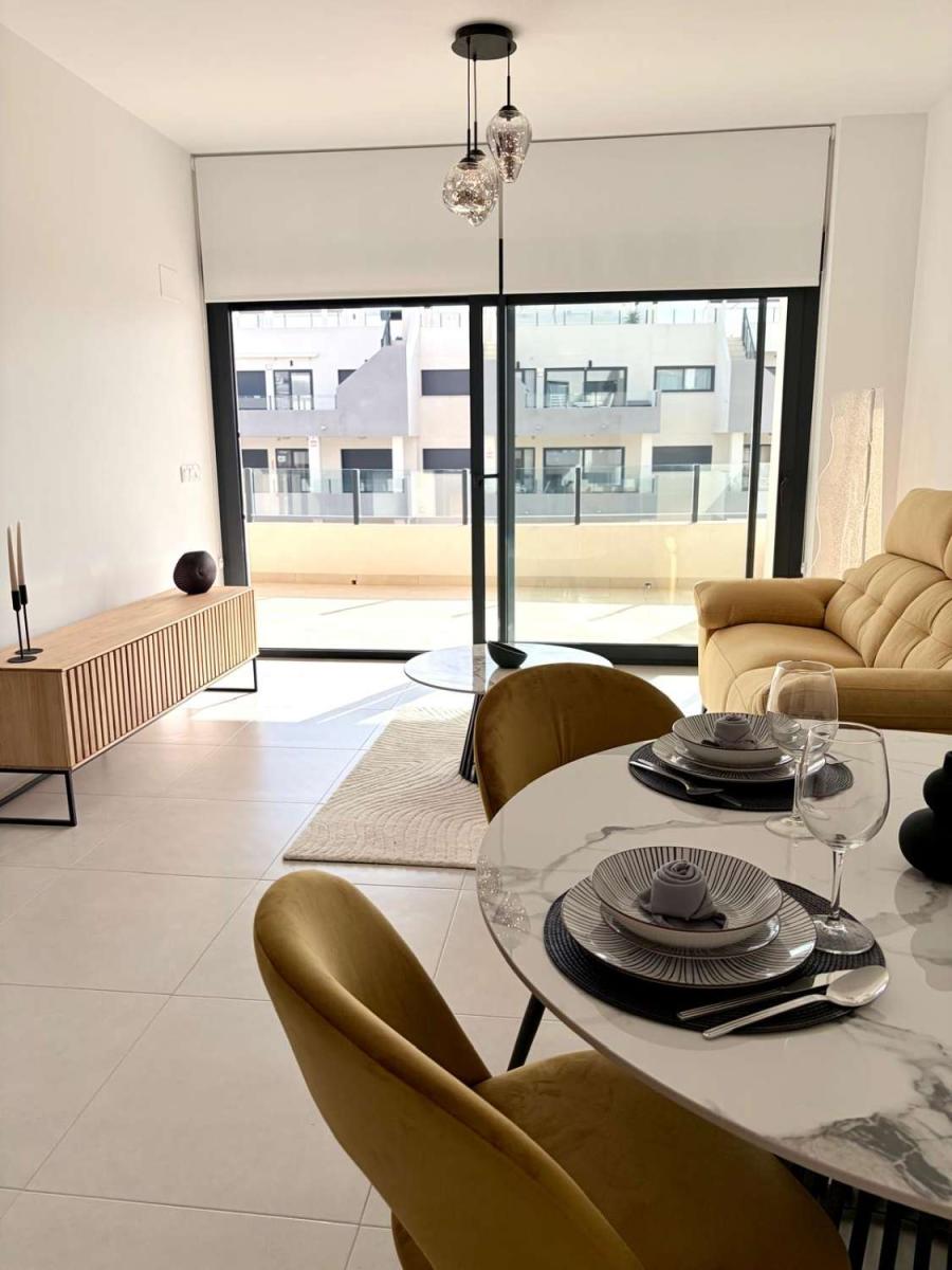 Flat for Sale in San Miguel de Salinas
