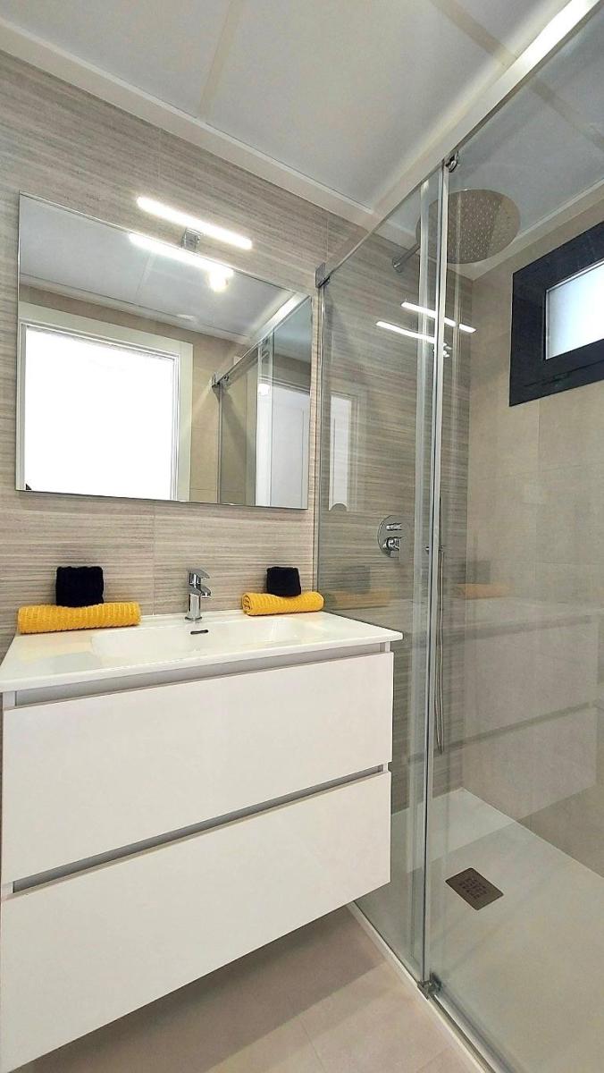 Flat for Sale in San Miguel de Salinas