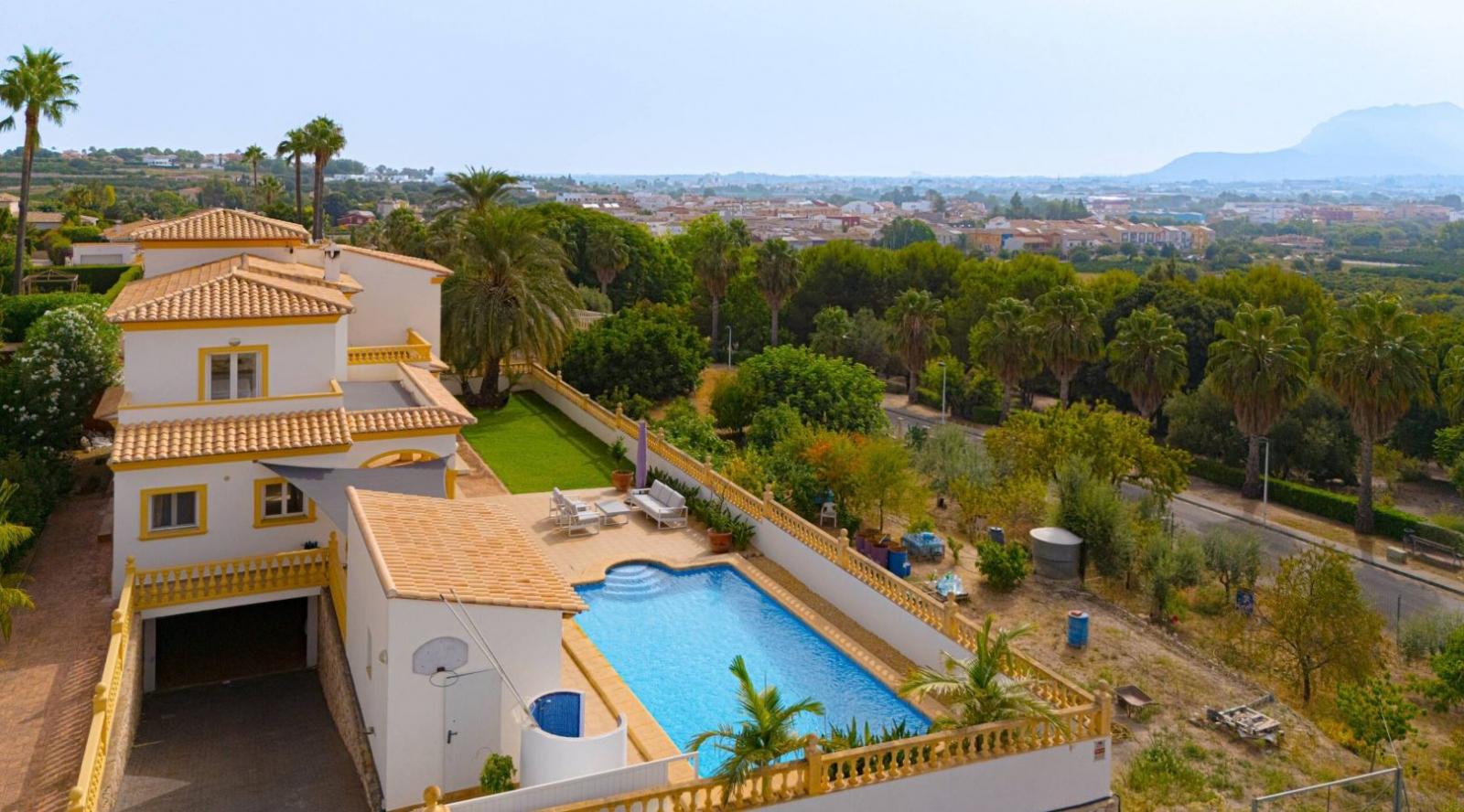 Villa for Sale in Beniarbeig