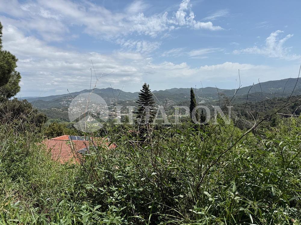 Plot for Sale in Vallromanes