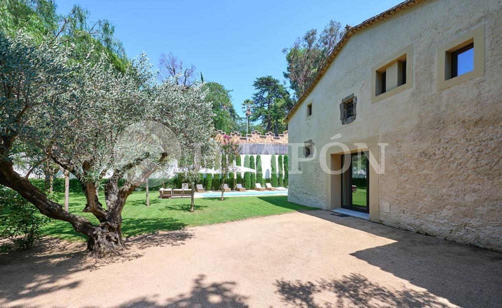 Villa for Sale in Alella