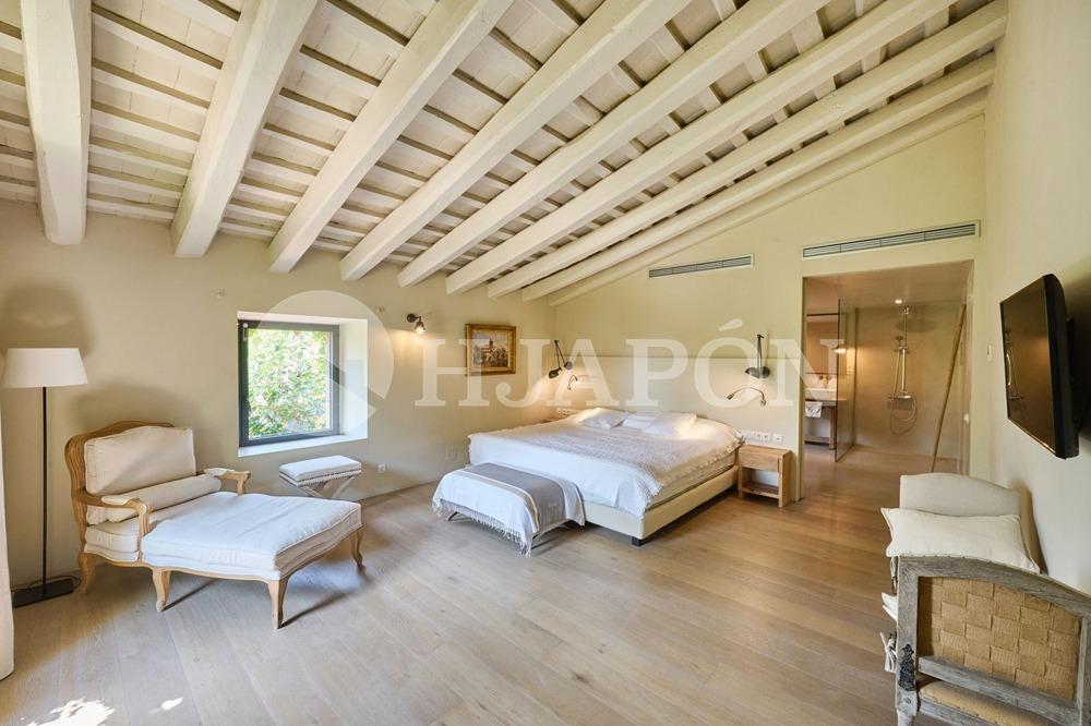 Villa for Sale in Alella