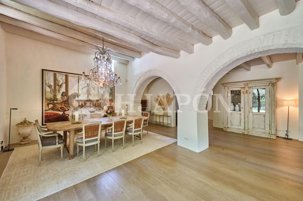 Villa for Sale in Alella