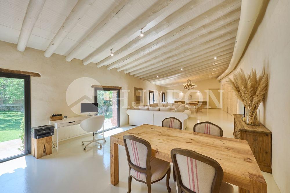 Villa for Sale in Alella