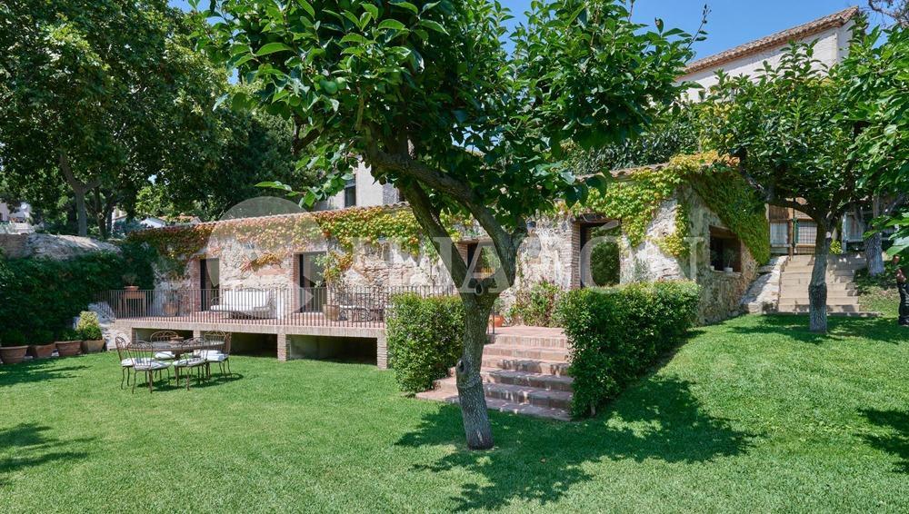 Villa for Sale in Alella