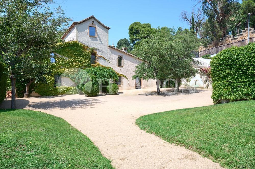 Villa for Sale in Alella