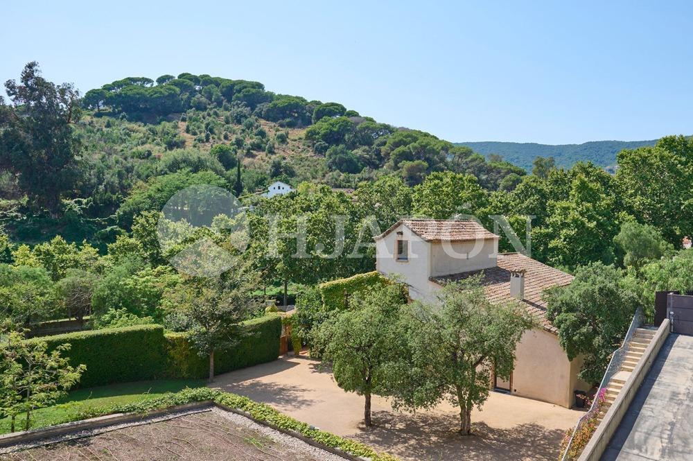 Villa for Sale in Alella