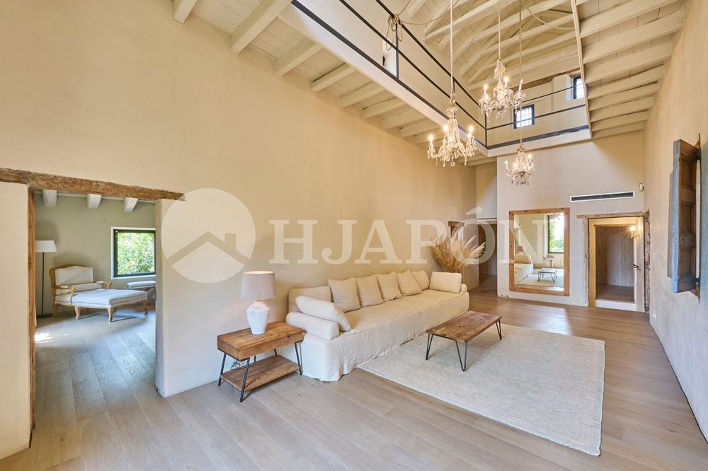 Villa for Sale in Alella
