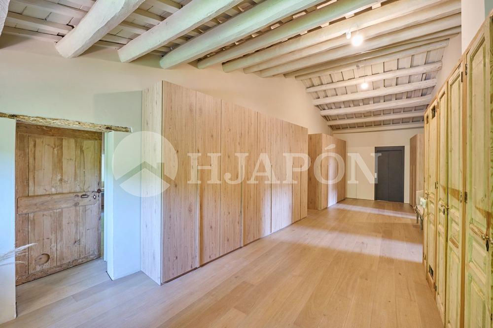 Villa for Sale in Alella