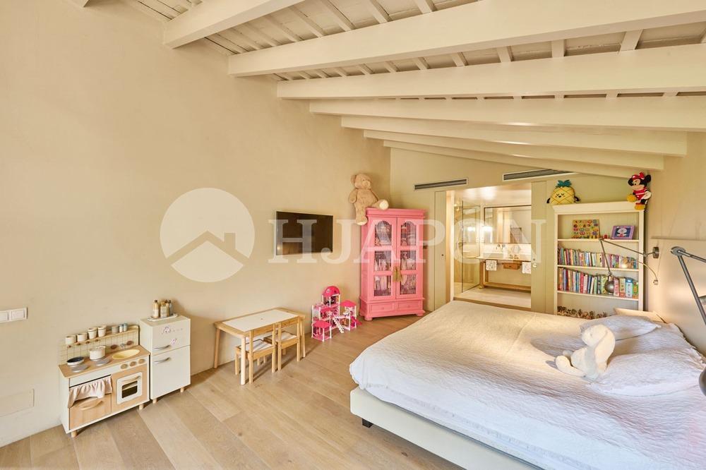 Villa for Sale in Alella