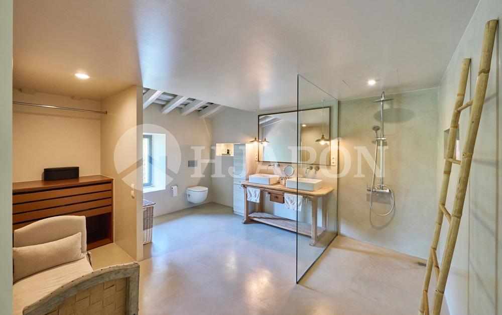 Villa for Sale in Alella